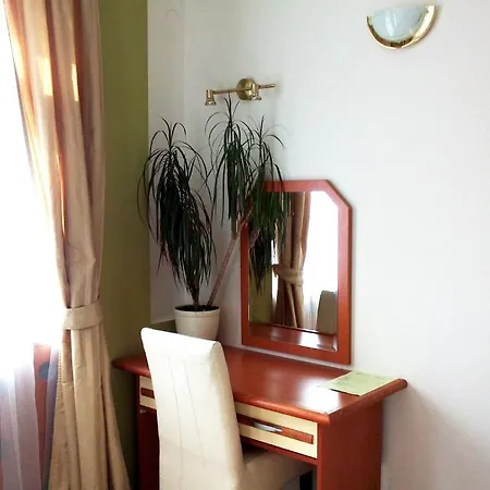 Leotar Szálloda 4*