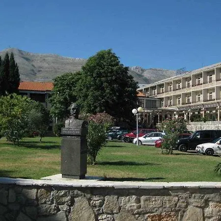 Leotar Szálloda 4*